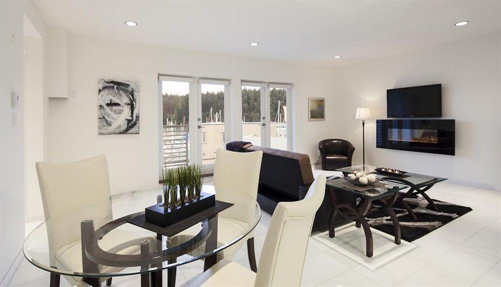 The Marinaside Resort Nanaimo Bagian luar foto