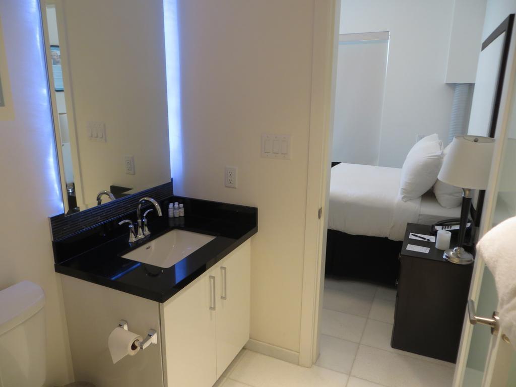 The Marinaside Resort Nanaimo Bagian luar foto