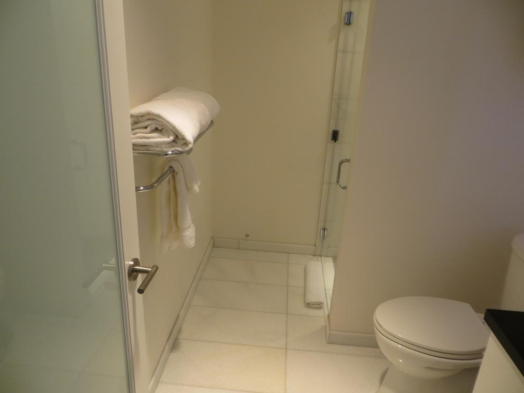 The Marinaside Resort Nanaimo Bagian luar foto