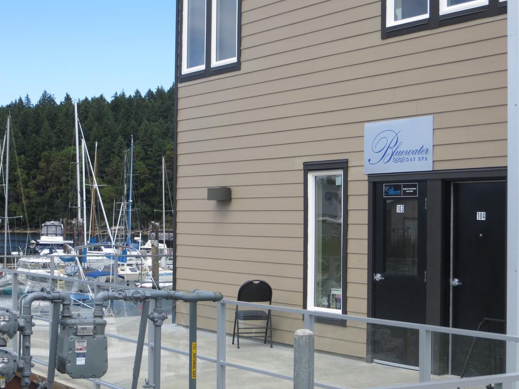 The Marinaside Resort Nanaimo Bagian luar foto
