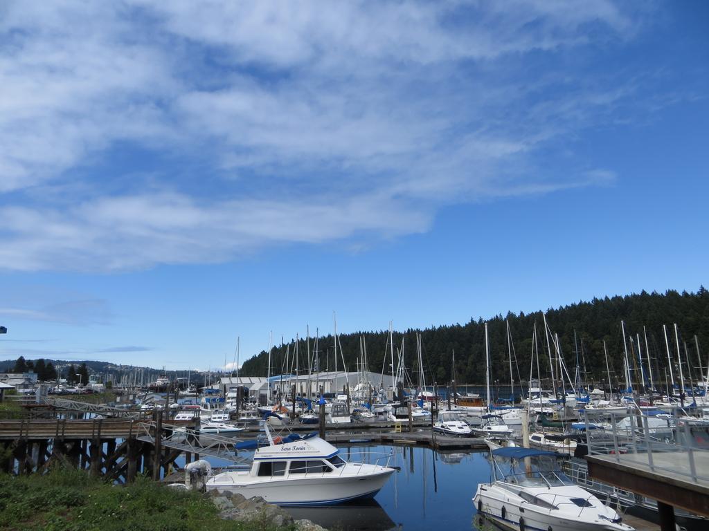 The Marinaside Resort Nanaimo Bagian luar foto