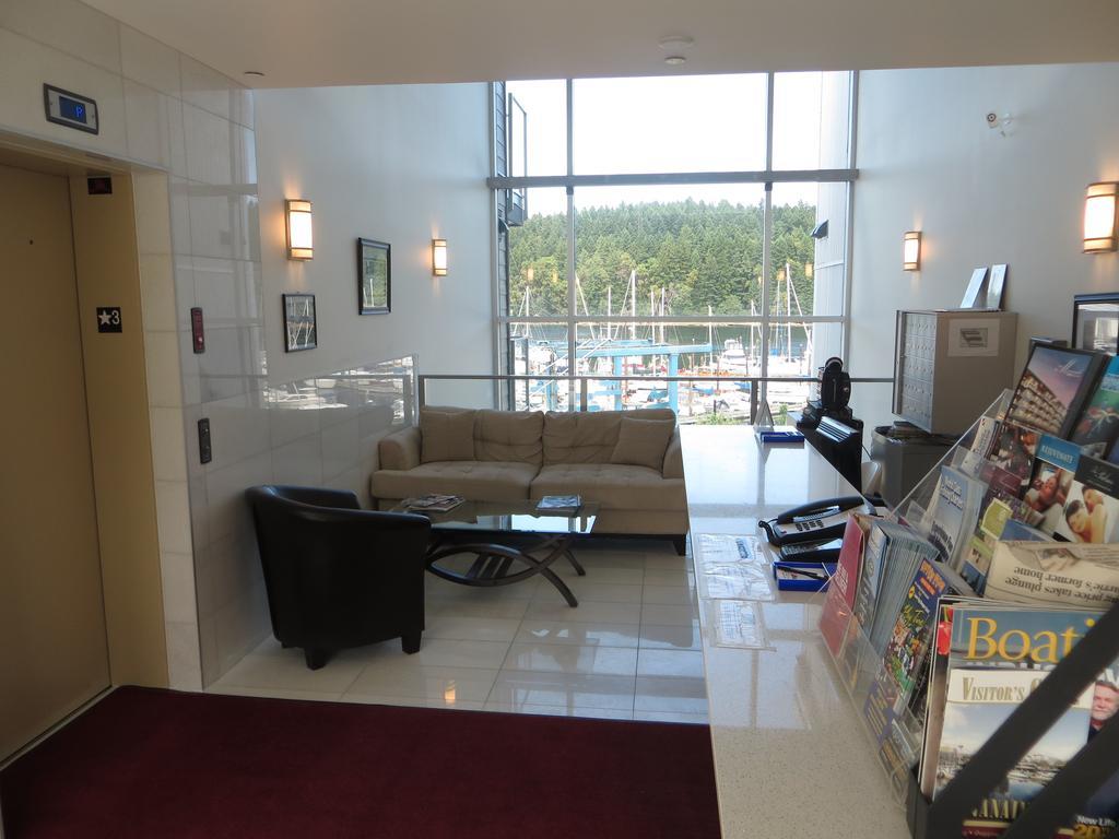 The Marinaside Resort Nanaimo Bagian luar foto