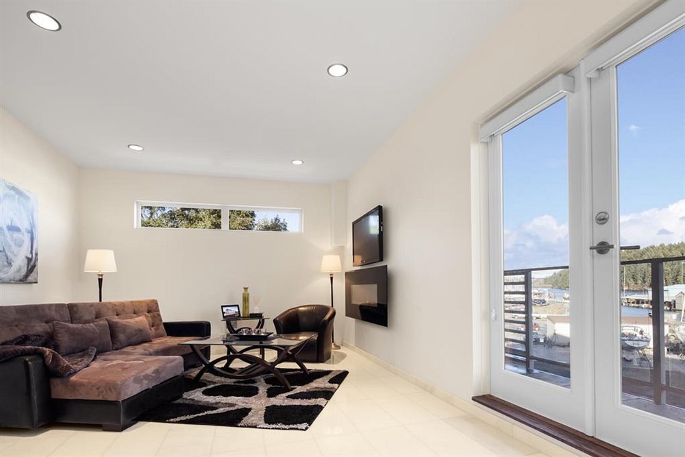 The Marinaside Resort Nanaimo Bagian luar foto